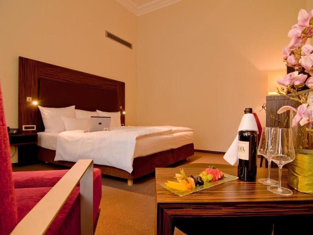 Herzogshof - Boutique-Hotel Am Dom Регенсбург Екстер'єр фото