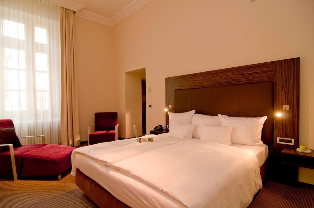 Herzogshof - Boutique-Hotel Am Dom Регенсбург Екстер'єр фото