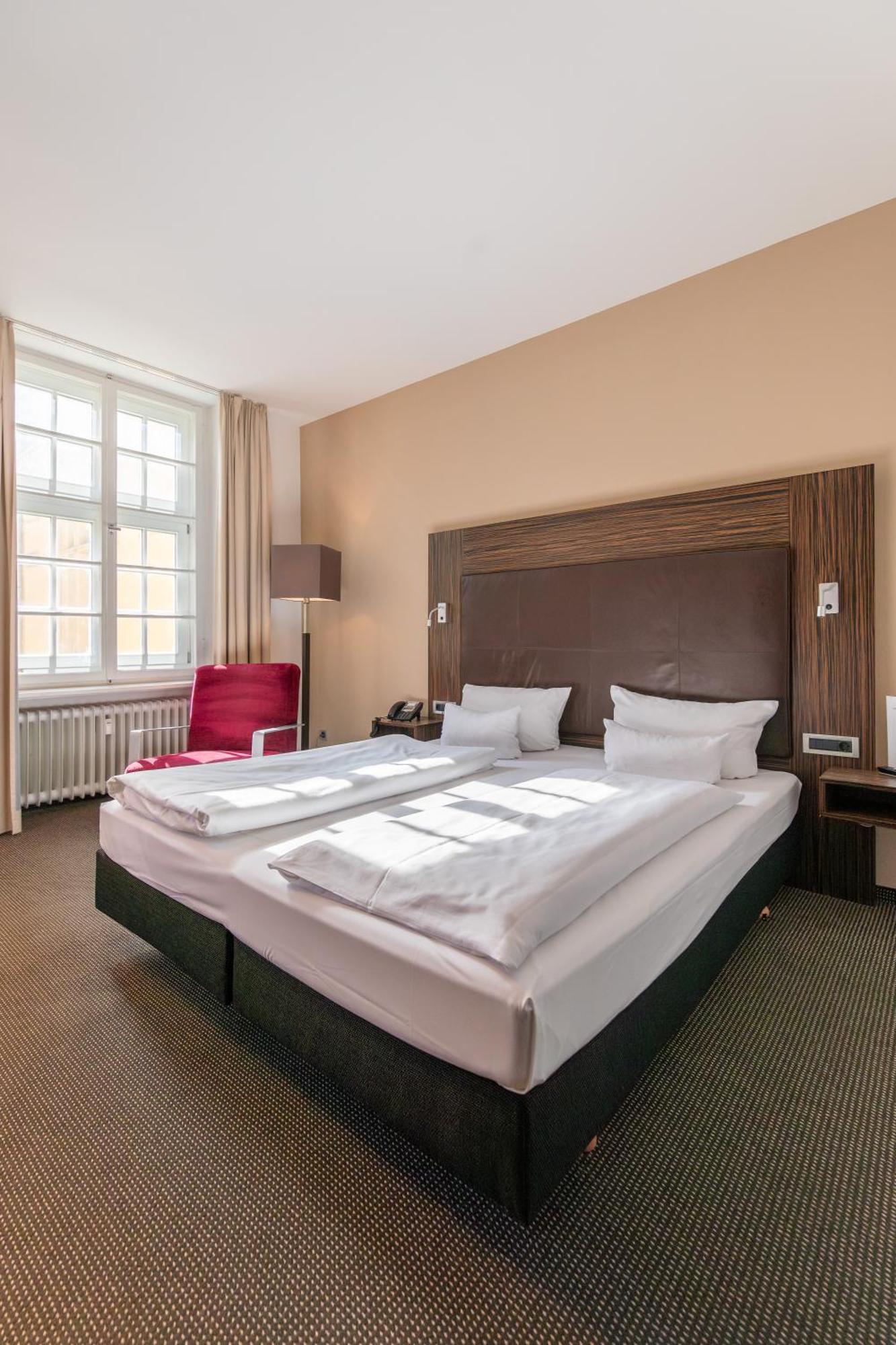 Herzogshof - Boutique-Hotel Am Dom Регенсбург Екстер'єр фото