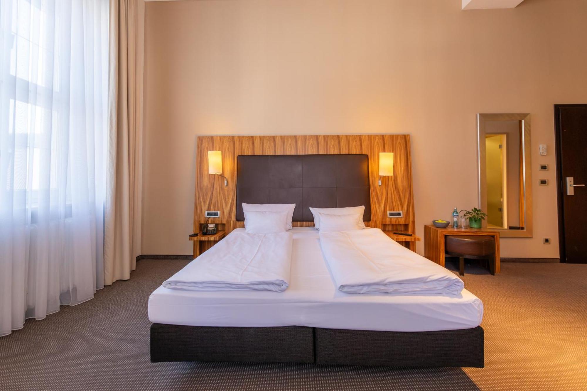 Herzogshof - Boutique-Hotel Am Dom Регенсбург Екстер'єр фото